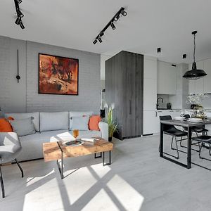 Flatbook - City Center Apartments Doki Living